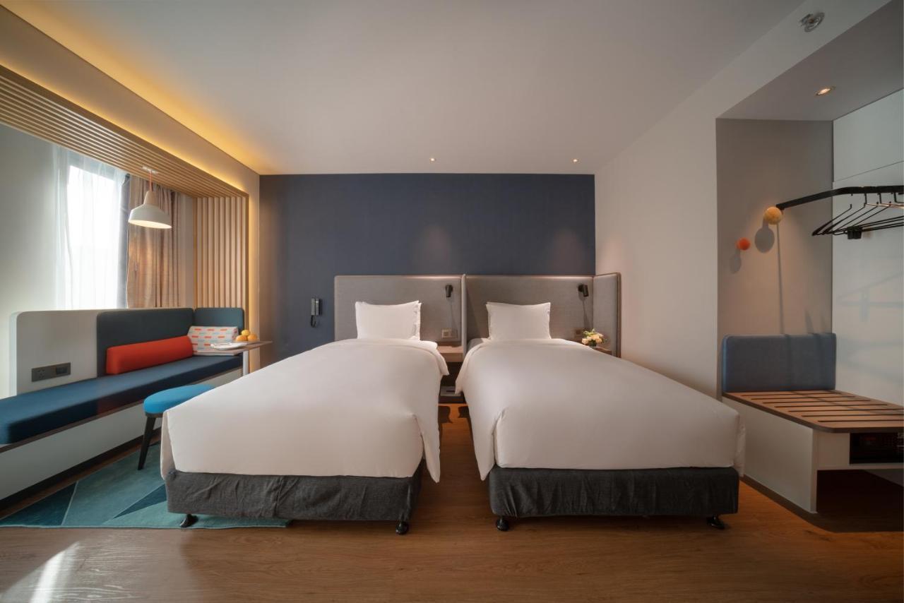 Holiday Inn Express Shanghai Huijin By Ihg Exterior foto
